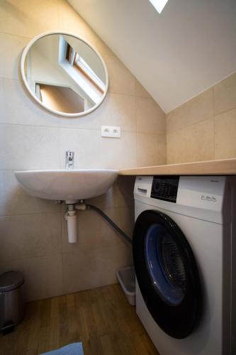 Charming Apartments near Avenue Louise - image 7