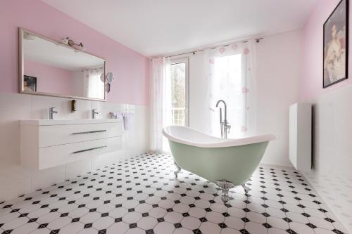 Bathroom, Boutique Hotel SwissHouse in Marianske Lazne