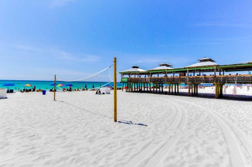 Calypso Resort and Towers E0407