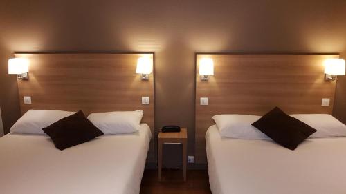 2 double beds