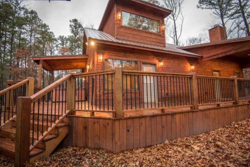 . All Decked Out Cabin in the Woods