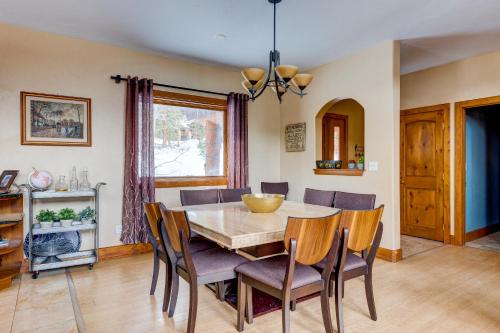400 Whispering Pines - image 3