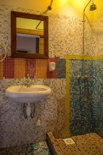 Fontaine Valhalla Hotel - image 2