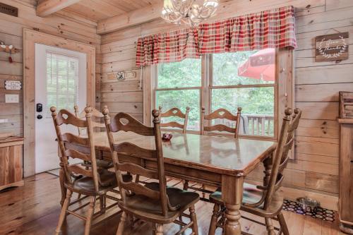 O Leary's Hideaway Cabin - image 2