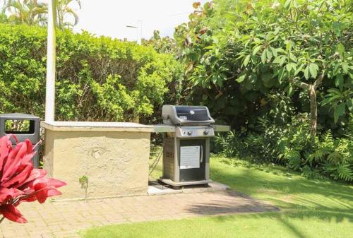 Beautifully Upgraded, Full Kitchen, Comfy King Bed, AC condo