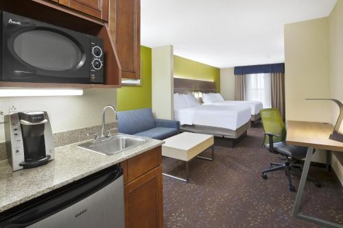 Holiday Inn Express Hotel & Suites Circleville, an IHG Hotel