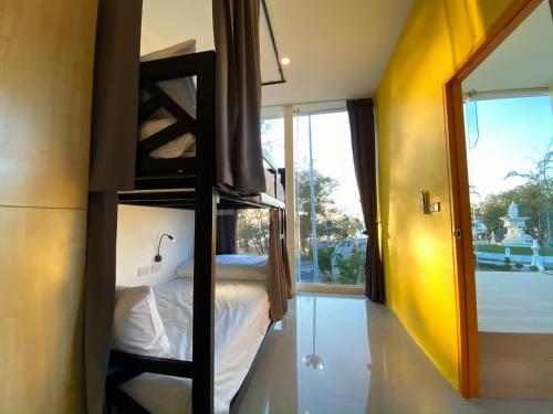 Where to stay in Phuket Karon Beach - Fishtail Hostel