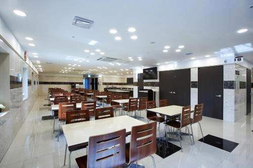 Restaurant, Toyoko Inn Seoul Yeongdeungpo in Yeong-deungpo