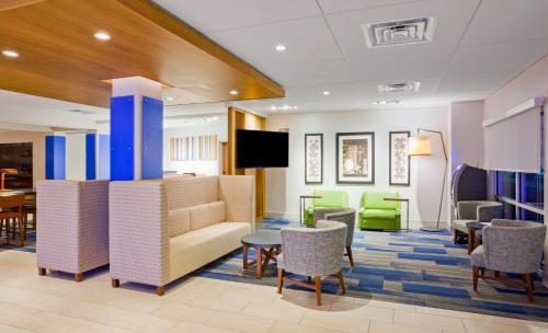 Holiday Inn Express-Des Moines Downtown