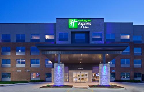 Holiday Inn Express and Suites Des Moines Downtown, an IHG Hotel