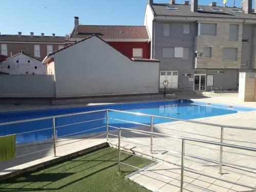 Peldbaseins, Duplex con piscina VUT1230AS in San Juan de la Arena
