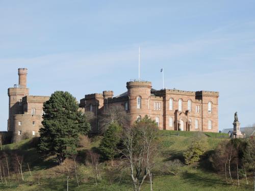 5 Johnstone House - image 2