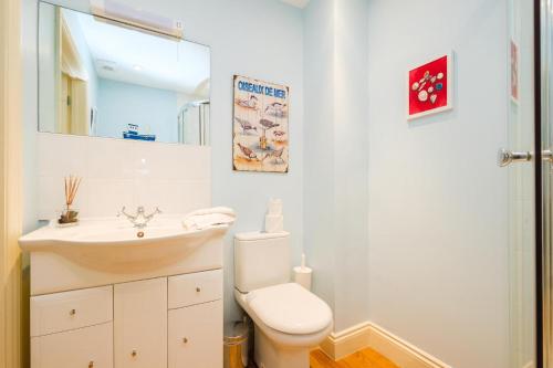 Shell Cottage - image 3
