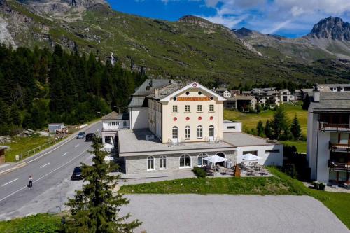Maloja Kulm Hotel - image 2
