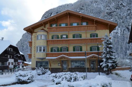 Hotel Ladina Campitello di Fassa