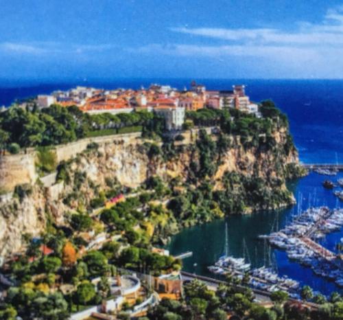 ZenGarden Pool,3bedrooms,lit bebe Beach800m,box&wifi in Les Breguieres