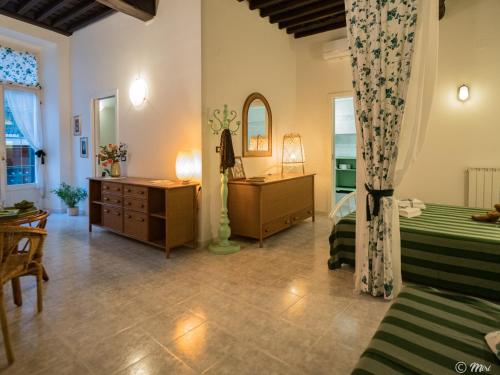 Picabon Apartment with AC and Balcony - image 5