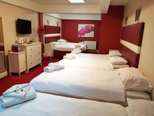 Sutherlands Hotel - image 12