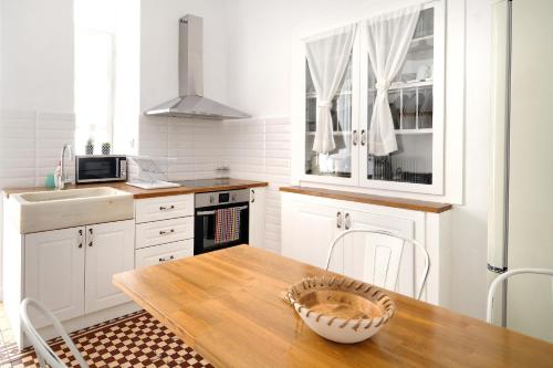 Acropolis Moments - image 14