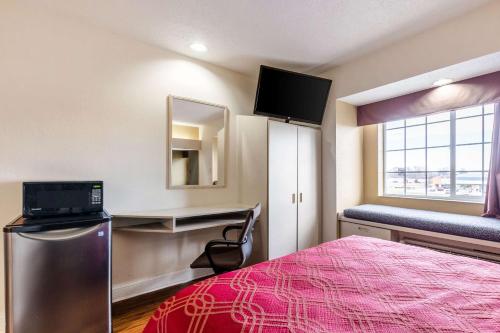 Econo Lodge Inn & Suites Evansville in Stevenson, USA