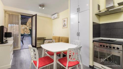 Rona Apartment Porat, Ferienwohnung in Poreč