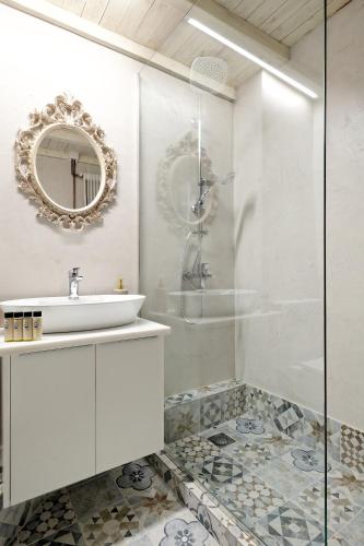 Acropolis Moments - image 4