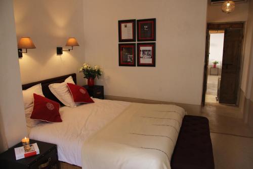 2 twin beds