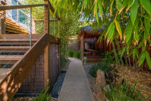 Garden, Serenity Guest House near Arthurs Seat Summit