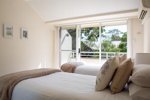 Cosy Family Apartment with Parking and Balconies - image 3