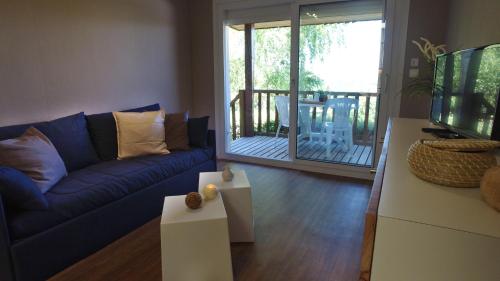 2 bedrooms, 6 beds