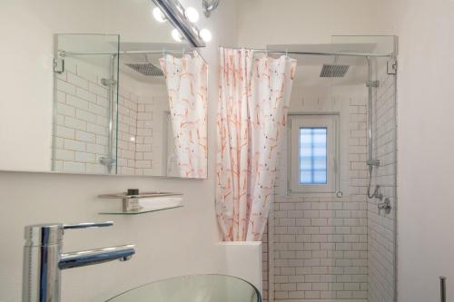 Central Station Apartment - image 9