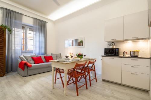 Central Station Apartment by Mmega, Florenz