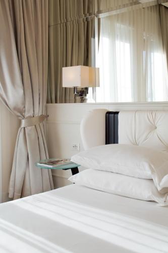 Suite Milano Duomo - image 11