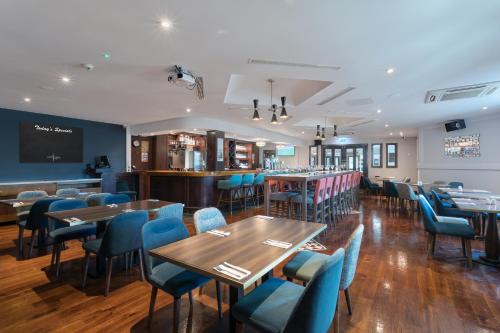 McWilliam Park Hotel - image 11