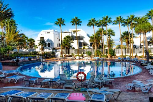 Centro de Playa de Las Américas-Terraza y piscina