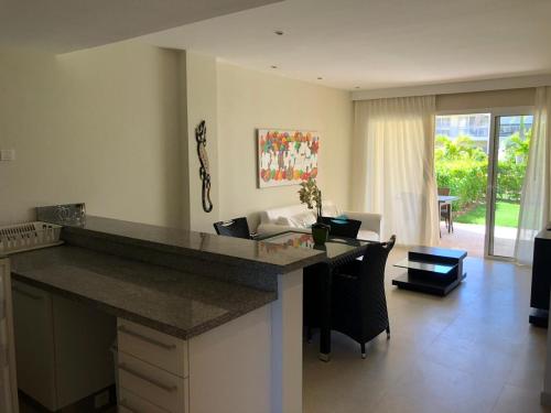 Beautiful One Bedroom unit with pool and Beach club in a Golf Project - image 3