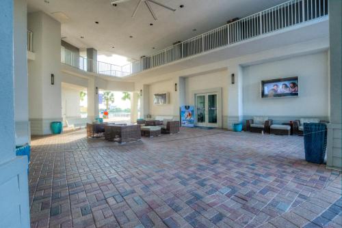 Laketown Wharf 734 By ZIA VR - image 6