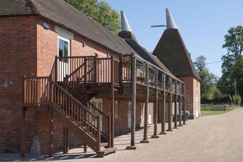 Goudhurst Oast by Bloom Stays