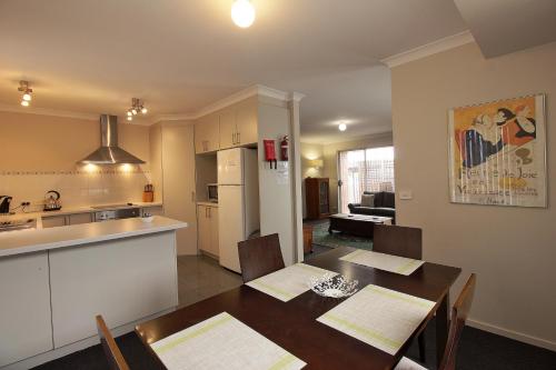 

Hobart Villa on Queens