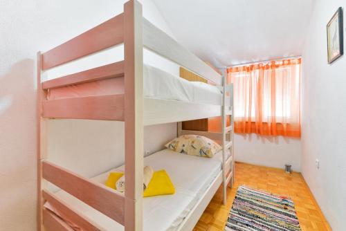 Family friendly apartments with a swimming pool Zadar - 18098 - image 7