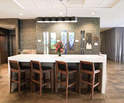 Hyatt House Denver/Downtown - image 2