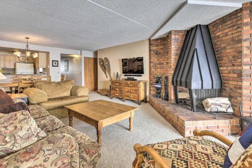Lake Dillon Retreat with Mtn Views and Hot Tub Access! in Dillon, USA