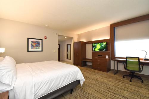 Holiday Inn Express & Suites Southern Pines-Pinehurst Area, an IHG Hotel