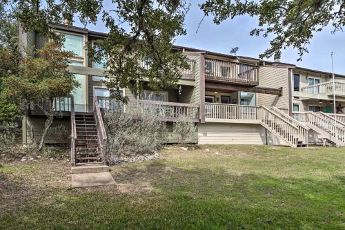 Lakefront Resort Living: Pool, Golf, Tennis & More in Point Venture (TX)