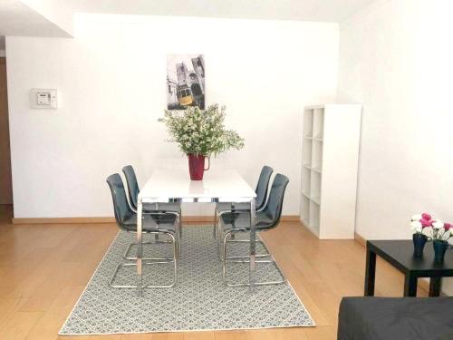 Apartment with one bedroom in Lisboa with wonderful city view and WiFi