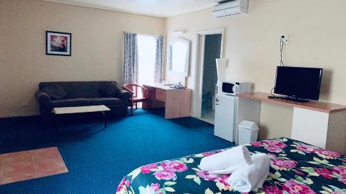 City East Motel - image 4