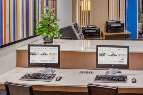 Holiday Inn Express & Suites - Rice Lake, an IHG Hotel