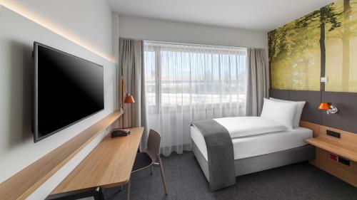 Holiday Inn Munich - Leuchtenbergring an IHG Hotel - image 2