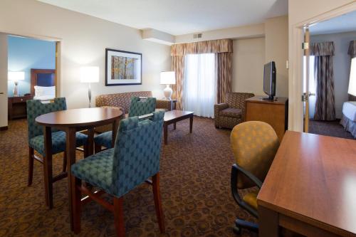 Holiday Inn Express St. Cloud