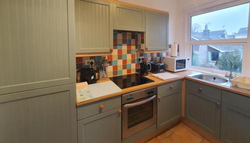 dapur, Summerhill Apartments in Isle of Wight
